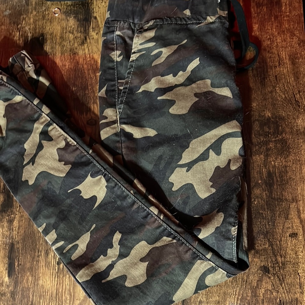 camo pants